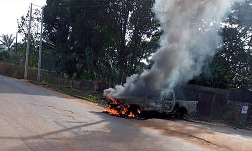 Hoodlums Attack Vigilante’s Office, Set Ablaze 5: Vehicles in Anambra