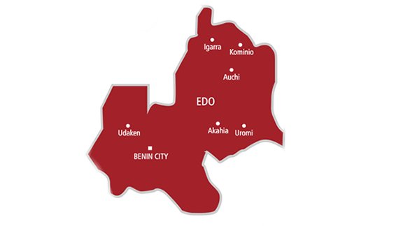 The shepherd of the crowd, a naked woman by alleged deal in the Edo community