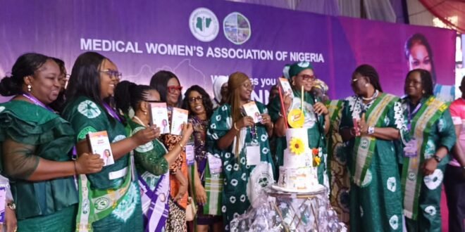 At the biennial conference, medical women support the daravit woman supplement