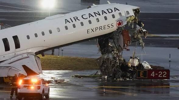 Air Canada jet crash at LaGuardia Airport kills pilots and injures dozens