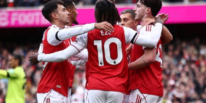 Arsenal beat Everton and move closer to the Premier League title