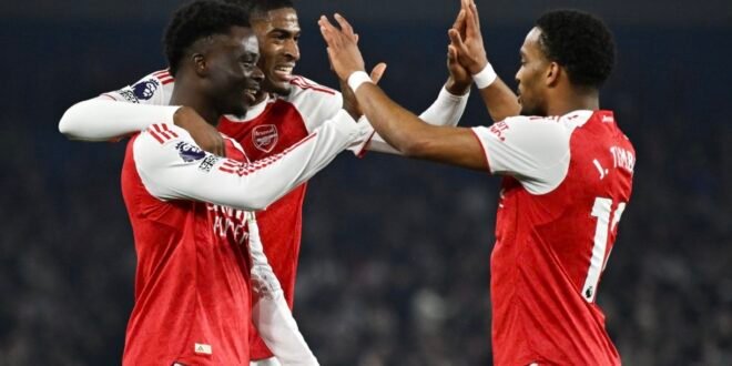 Arsenal fight to win 1-0 at Brighton as Manchester City stumble
