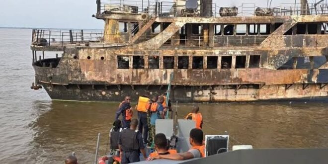 Navy rescues 7 people after shipwreck in Bayelsa – Latest Nigerian News