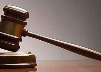 The court has remanded 4 police officers for “killing traders at Owode market”.