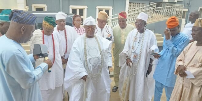 Alake visits Zents 90.9 FM, urges media to promote unity and avoid promoting bad leadership