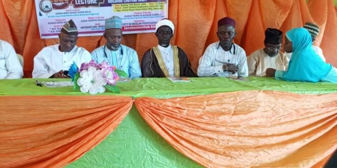 Muslim professionals celebrate 35th anniversary and exhort Muslims to gratitude and service to humanity