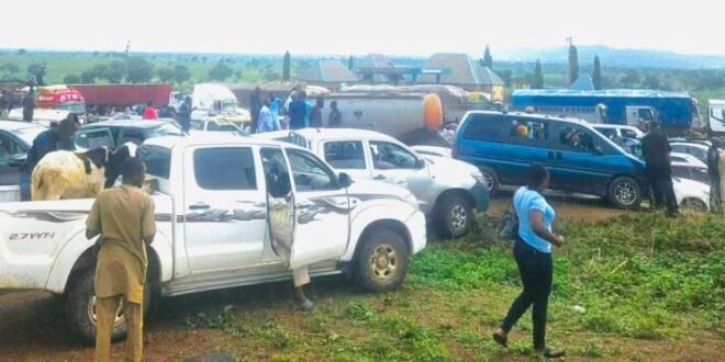 Increase in transport fares, travelers complain of gridlocked traffic along Abuja-Kaduna highway