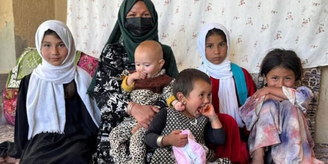 Mothers and children in Afghanistan face a worsening hunger crisis, WFP warns