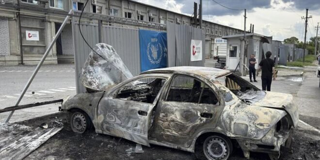 Ukraine: Russian attacks destroy humanitarian food aid in Dnipro