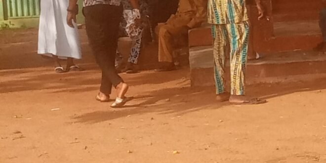 Eyewitnesses report cash exchanges as allegations of vote-buying grow in the ongoing Ekiti governorship poll