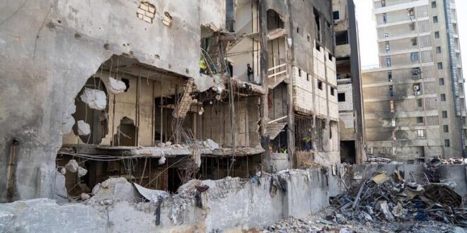Lebanon: Many families leave Beirut as Israel threatens new attacks on Hezbollah