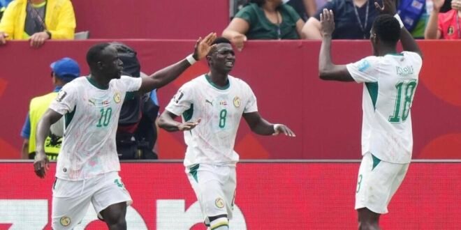 Senegal thrashed Iraq 5-0 to keep knockout hopes alive