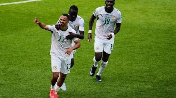 Senegal thrashes Iraq to keep World Cup dream alive