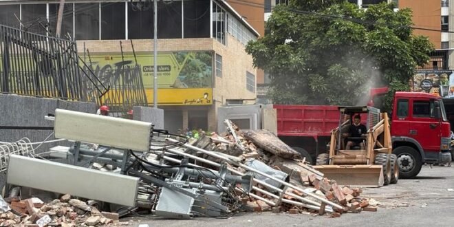 Venezuela earthquake: ‘People are still afraid to go back into their homes’