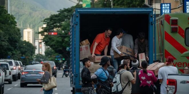 Venezuela earthquake: Search for survivors continues amid ‘impossible odds’