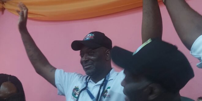 Dike congratulates Iloenyesi on his return as Anambra FA President