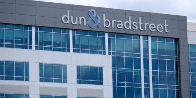 Dun & Bradstreet updates supplier platform with compliance tools and artificial intelligence