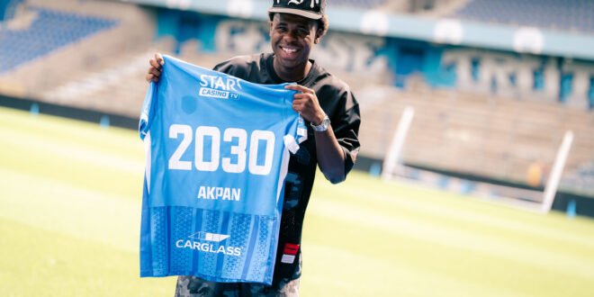 Genk delivers the new contract to the Nigerian defender