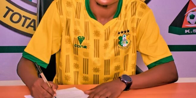 Kano Pillars complete the signing of Shola Abdulraheem on a two-year deal