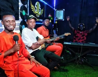 The Smart Crew – Hot Praises Session