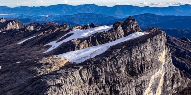 The last tropical glacier in the Southwest Pacific could disappear within months