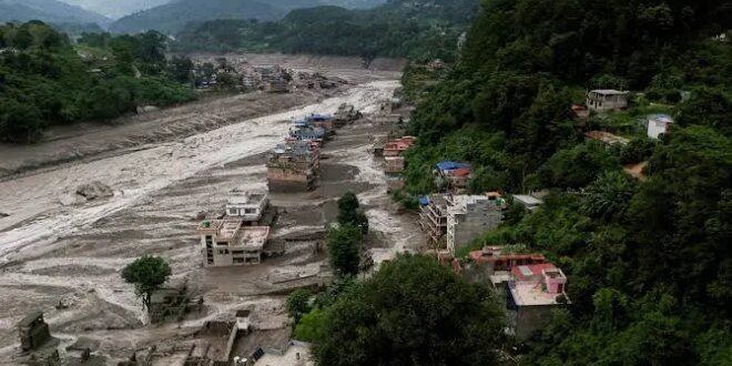 The death toll from the Nepal floods reached 579, 1,924 missing