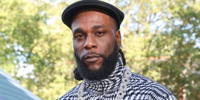 Burna Boy headlined the NFL Paris halftime show