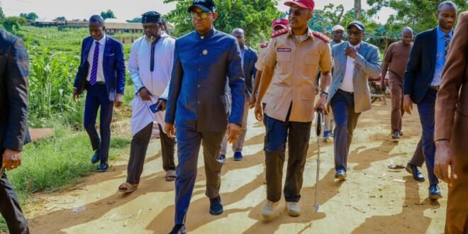 Il governo della Nigeria Aumenta il lavoro sulle strade chiave del Niger mentre Goronyo ispeziona i progetti ereditati