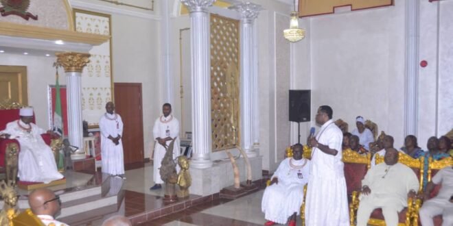 2027: Benin monarch Oba Ewuare II advises Iyamu before rush to Oredo