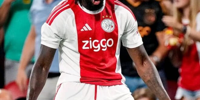 Arokodare scores the seventh goal of the season and Ajax loses points against NEC Nijmegen