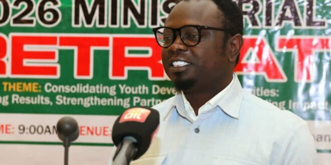 Olawande establishes a program for greater impact at the youth ministry management retreat